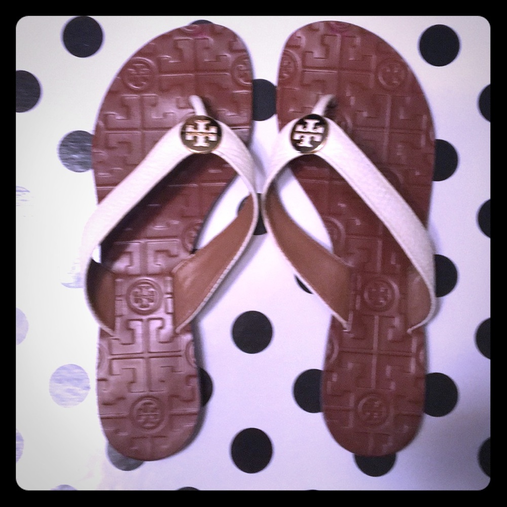Tory Burch flip flop in white, size 6